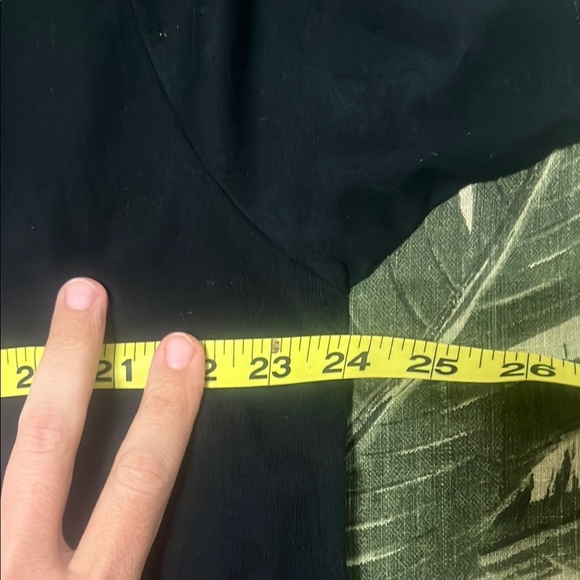 Black Boxy Volleyball Mom Tee - Picture 4 of 6